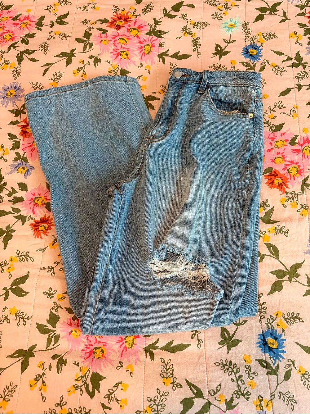 Gianni Bini Light Blue Baggy Straight-Leg Distressed Jeans